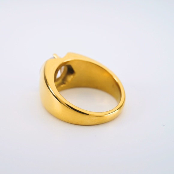 Brilliant Clear Crystal Chunky Statement 18K Gold Plated Ring - Picture 5 of 6